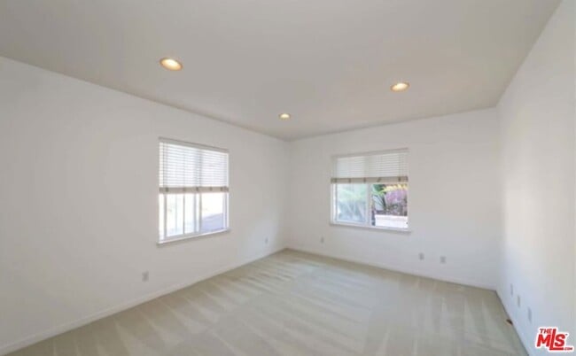 Building Photo - 1841 S Floyd Ct