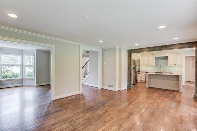 Building Photo - 153 Lantern Ridge Ct