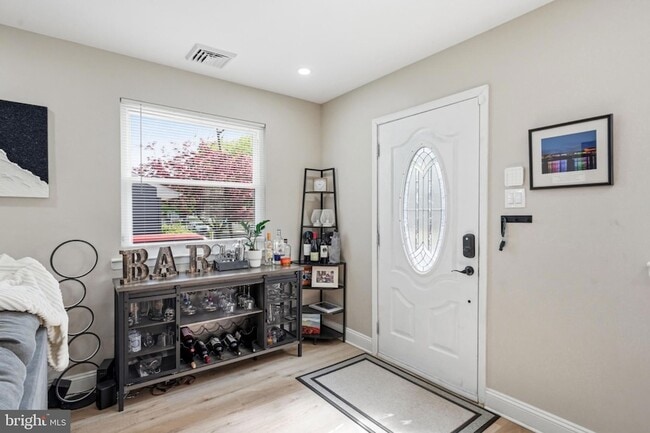 Building Photo - 114 Grandview Ave