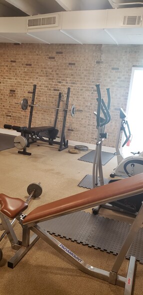 Building Photo - 1009 West St