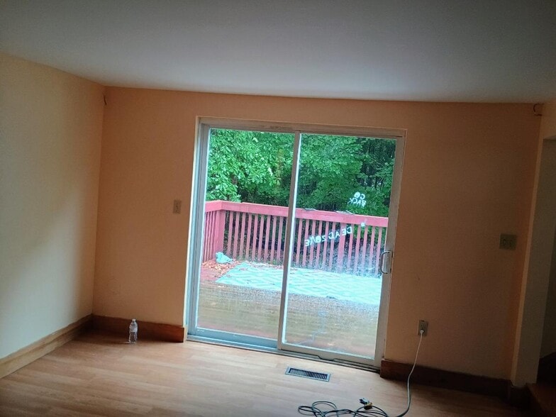 Building Photo - 856 Rockland Rd