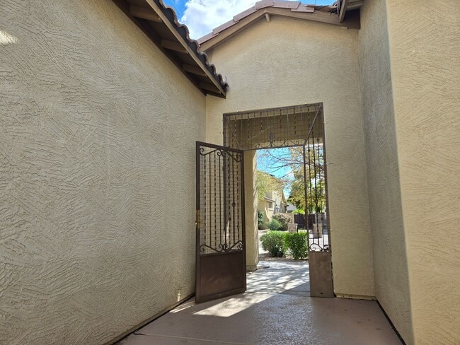 Building Photo - 16758 W Apache St