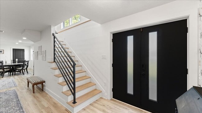 Building Photo - Renovated Mid-Century Modern Home in Belmont West with Finished Basement & Fenced Yard