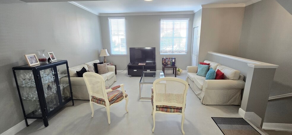 Living area - 2945 NE 185th St