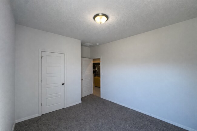 Building Photo - Newer 3 Bed / 2 Bath Home (Built 2024) in Los Lunas