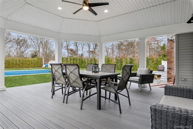 Building Photo - 4 Chestnut Ln