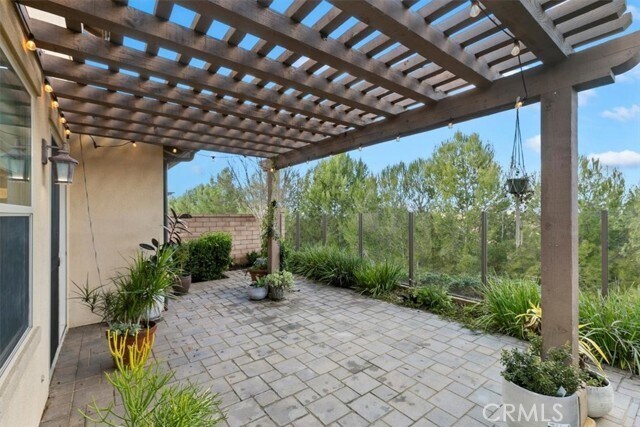 Building Photo - 55 Fuchsia