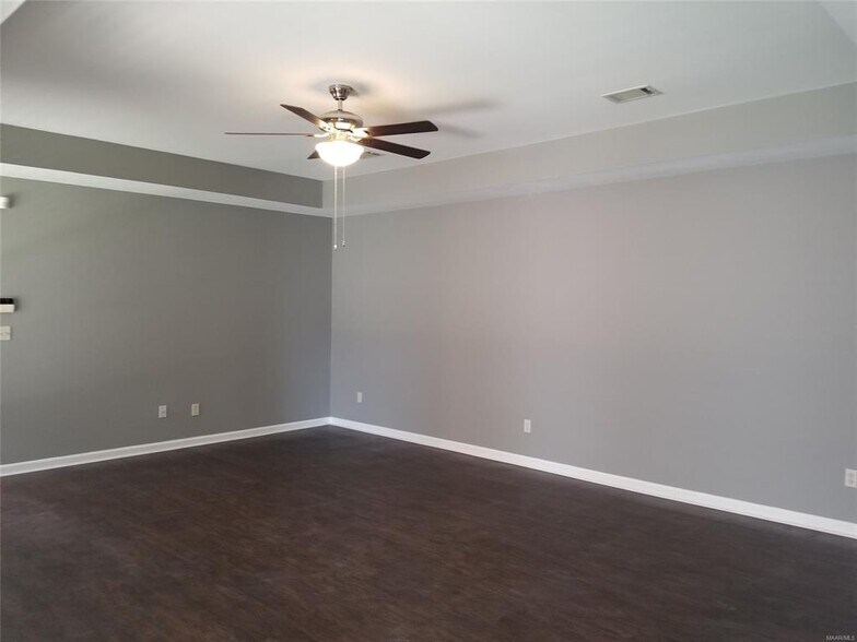 Building Photo - 2621 Beard Ct