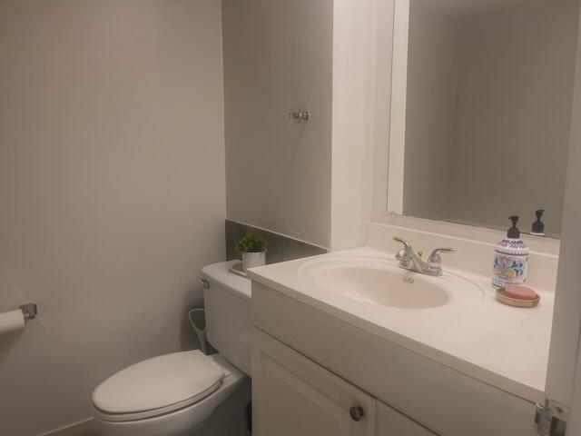 Building Photo - 3850 Galt Ocean Dr