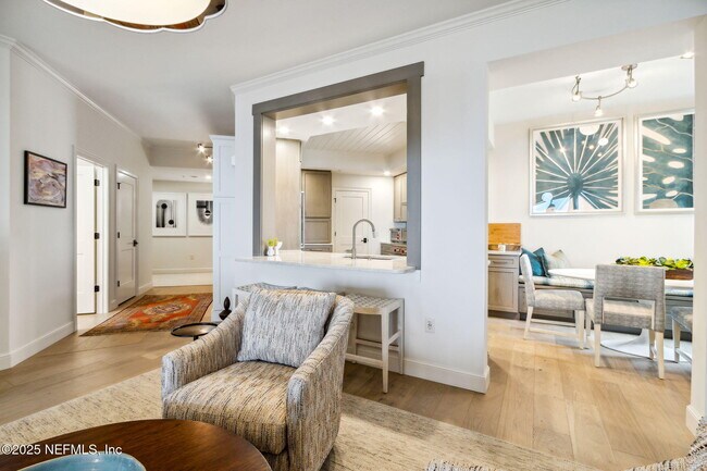Building Photo - 426 Beachside Pl