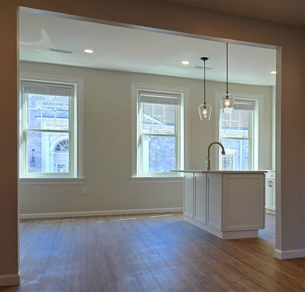 Primary Photo - Walnut Street Commons