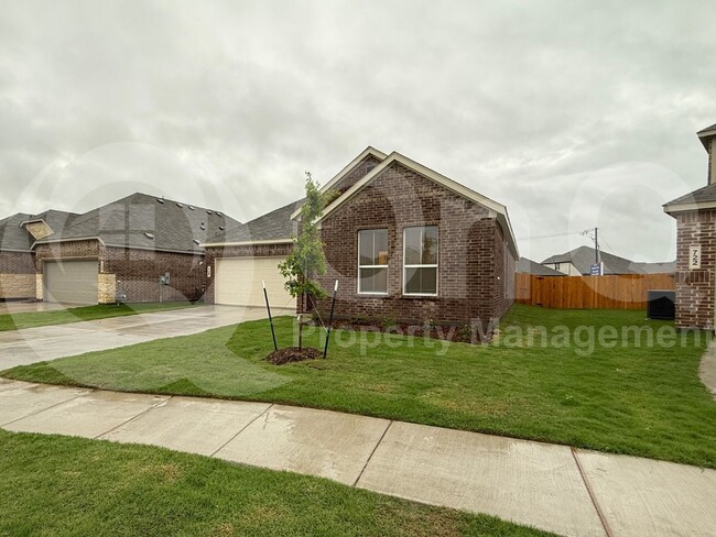 Building Photo - 726 Madrono Dr
