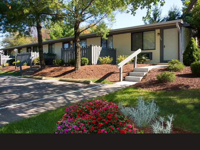 Beaver Falls, PA Apartments - York Square