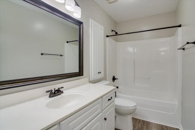 Building Photo - 684 Brook Trail