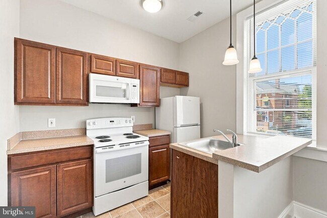 Building Photo - 132 N Braddock St