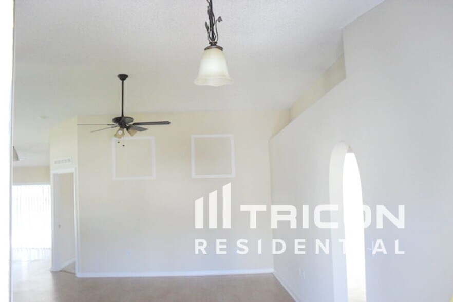 Building Photo - 1608 Cornerview Ln
