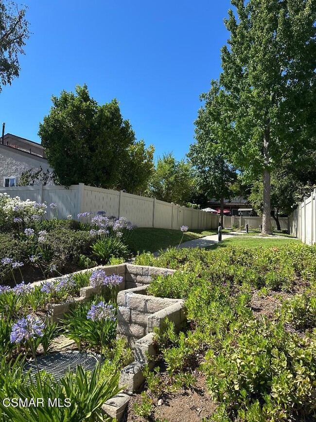 Building Photo - 1283 Ramona Dr
