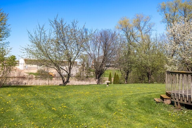 Building Photo - 650/652 Millbrook Drive