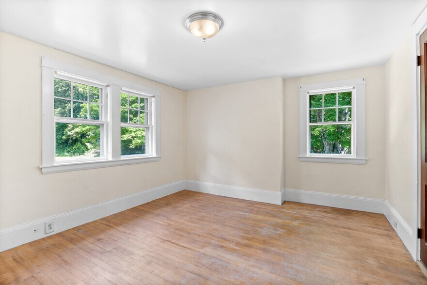 Building Photo - 15 Sherburne Rd
