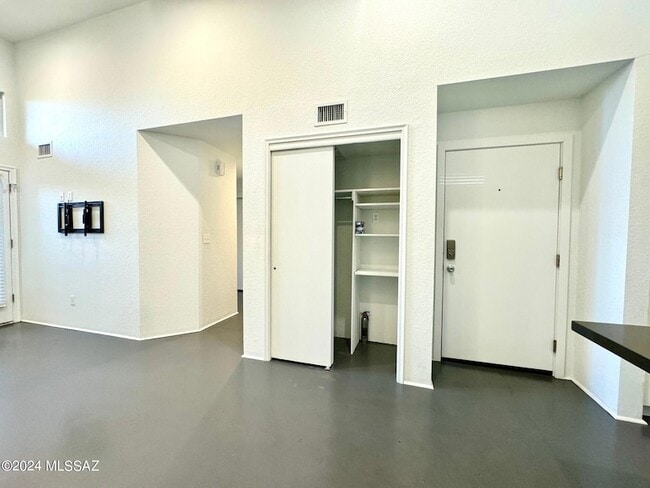 Building Photo - 7620 E Callisto Cir