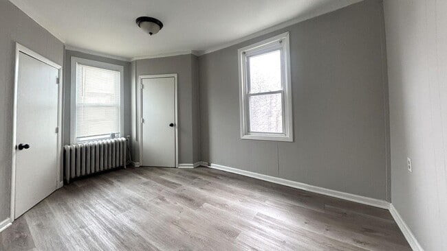 Building Photo - 705 Edgemore Rd