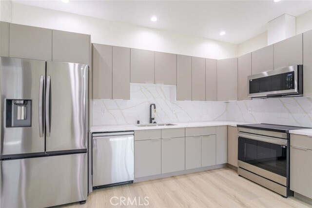 Building Photo - 11112 Emelita St