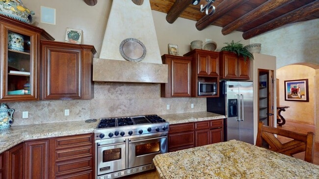 Building Photo - Furnished 5-Bedroom Home with Indoor Pool & Amenities