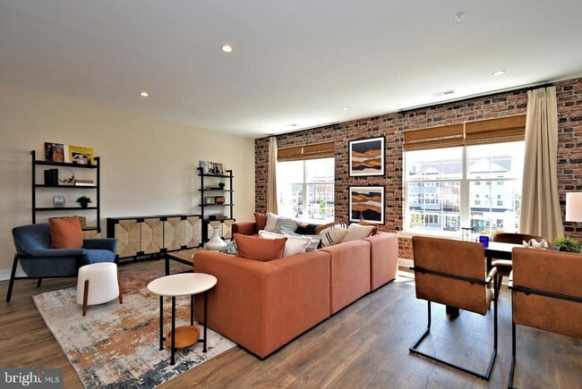 Building Photo - 200 Souders Wy