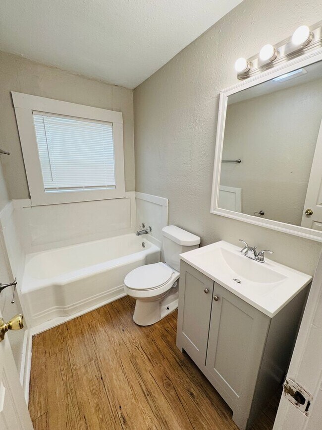 Building Photo - 3577 Mission Dr