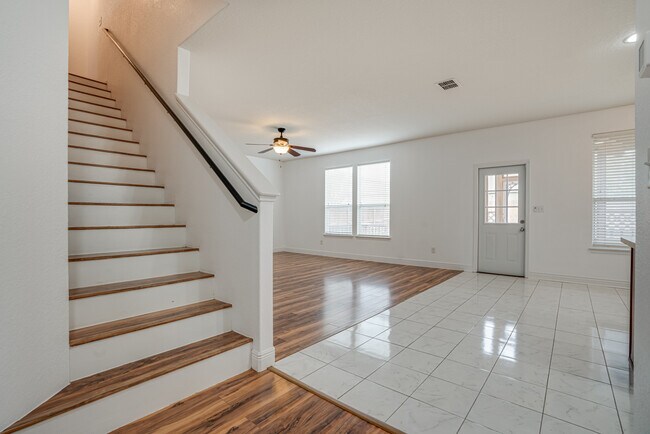 Building Photo - 11905 Fieldcrest Run