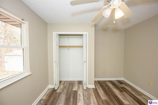 Building Photo - 356 Bittersweet Dr