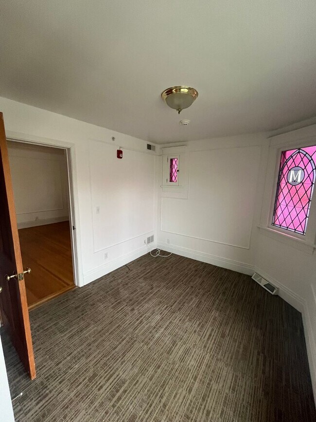 Building Photo - 2729 Dewey Ave