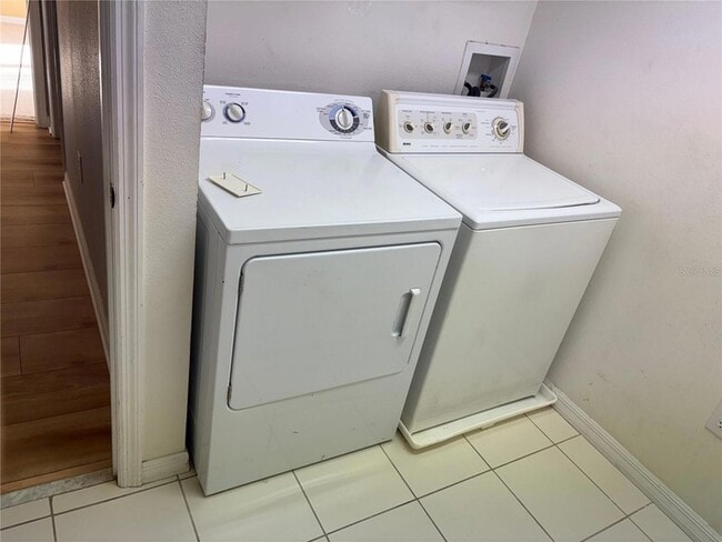 Building Photo - 11126 Creek Haven Dr