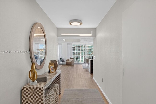 Building Photo - 16500 Collins Ave