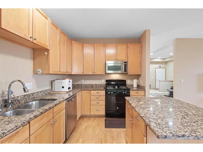 Building Photo - 5225 Holly Ln N