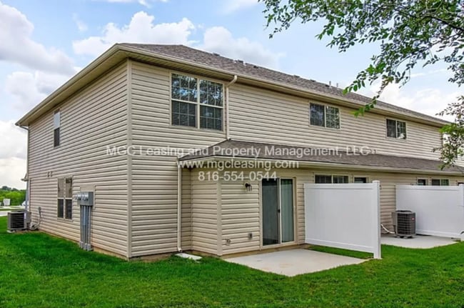 Building Photo - Timber Trails Townhomes - Exterior Townhome - Receive a new 55" TV or a $250 Amazon Gift Card - a...