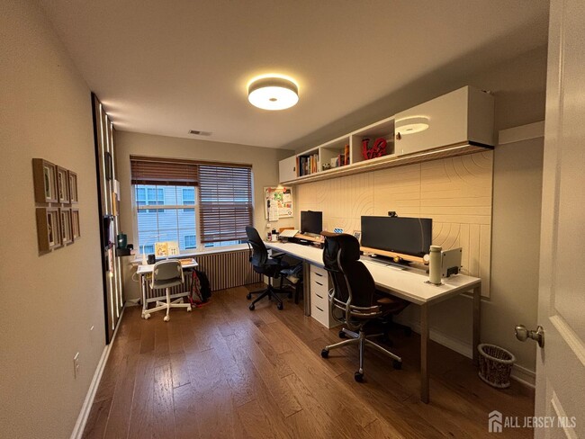 Building Photo - 1205 Hights Farm Rd N