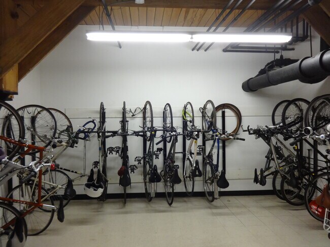 Bike Room - 1000 W Washington Blvd