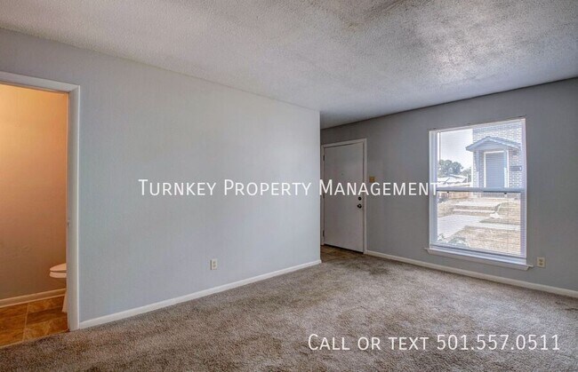 Building Photo - 1821 Sanford Dr