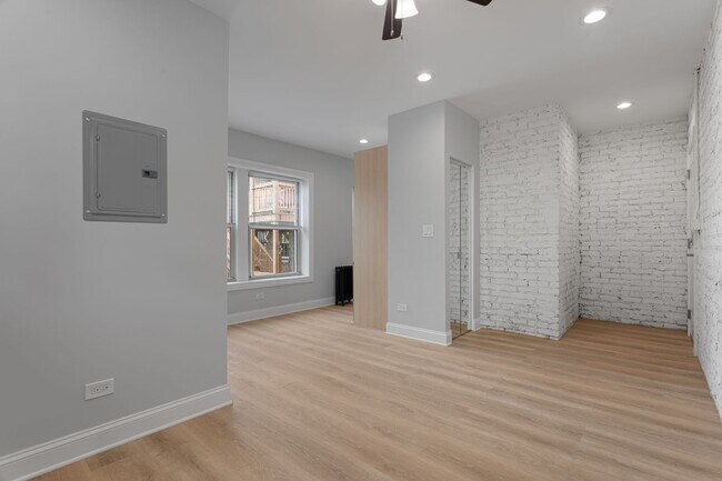 Interior Photo - The Chase Court
