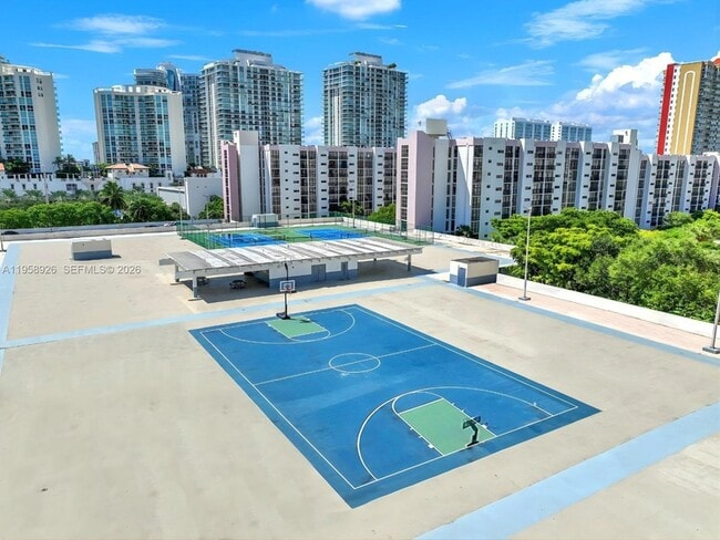 Building Photo - 17021 N Bay Rd