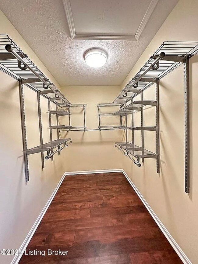 Building Photo - 4901 Hunters Point Cir