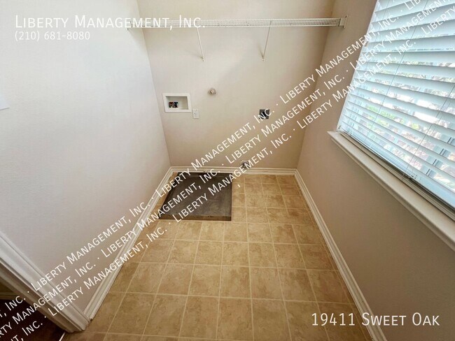 Building Photo - 19411 Sweet Oak