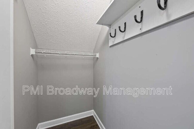 Building Photo - 1259 Eagle's View Dr