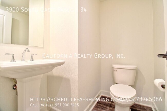 Building Photo - 3900 S Oasis Paseo