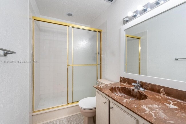 Building Photo - 5442 Lakewood Cir S