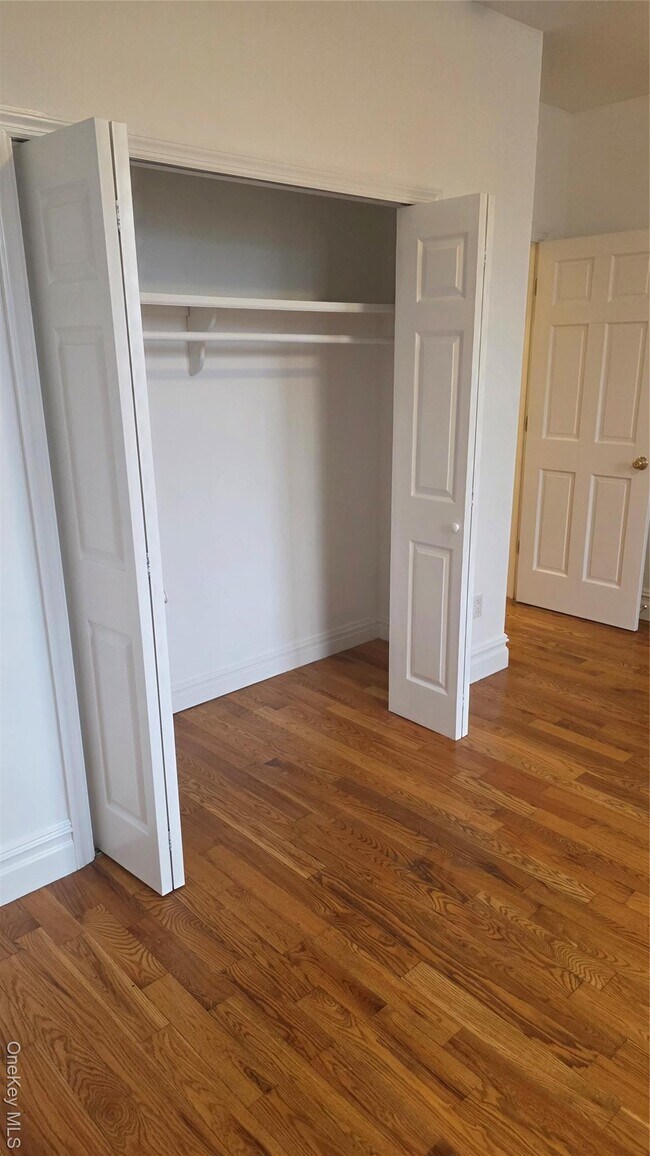 Building Photo - 3 Main St