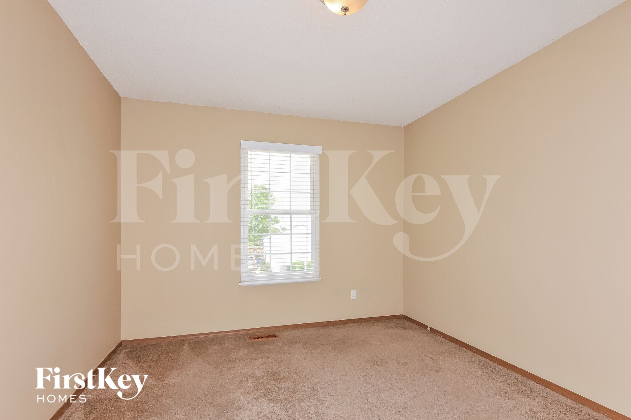 Building Photo - 2605 Westminister Dr