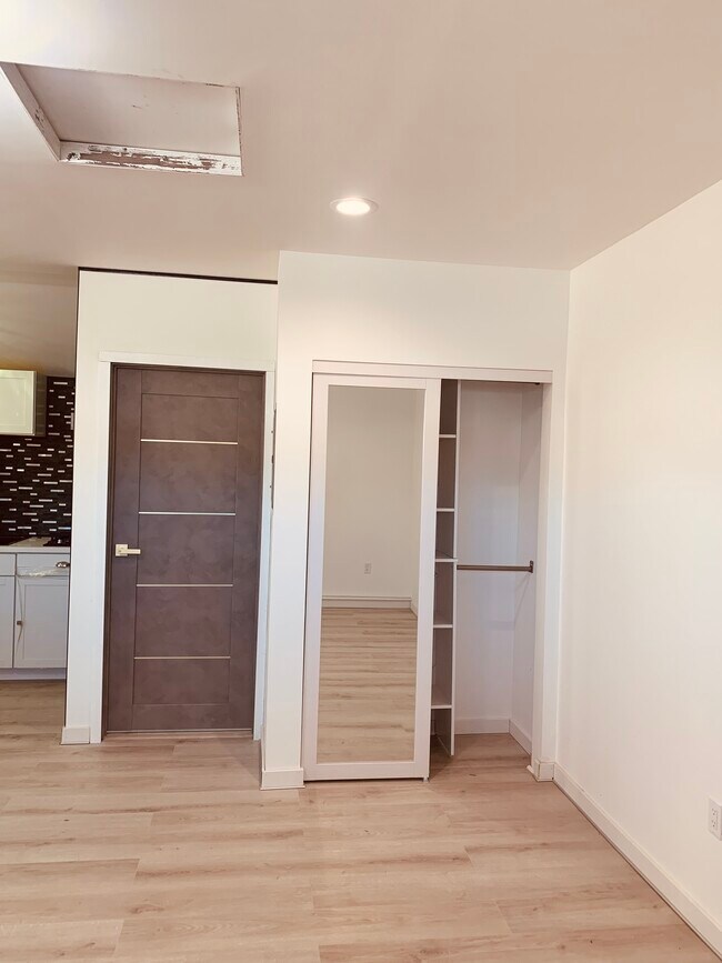 Building Photo - 7408 Capistrano Ave