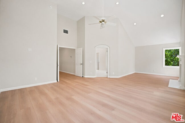 Building Photo - 4324 Park Verdi